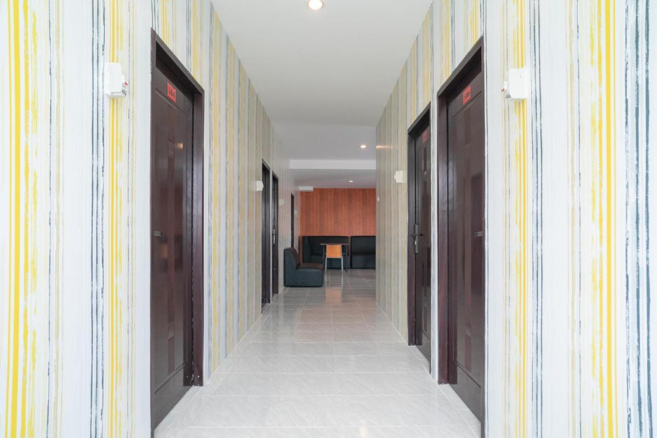 Reddoorz Near Itc Cempaka Mas 2 3* Jakarta