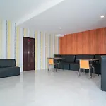 Reddoorz Plus Near Itc Cempaka Mas 2