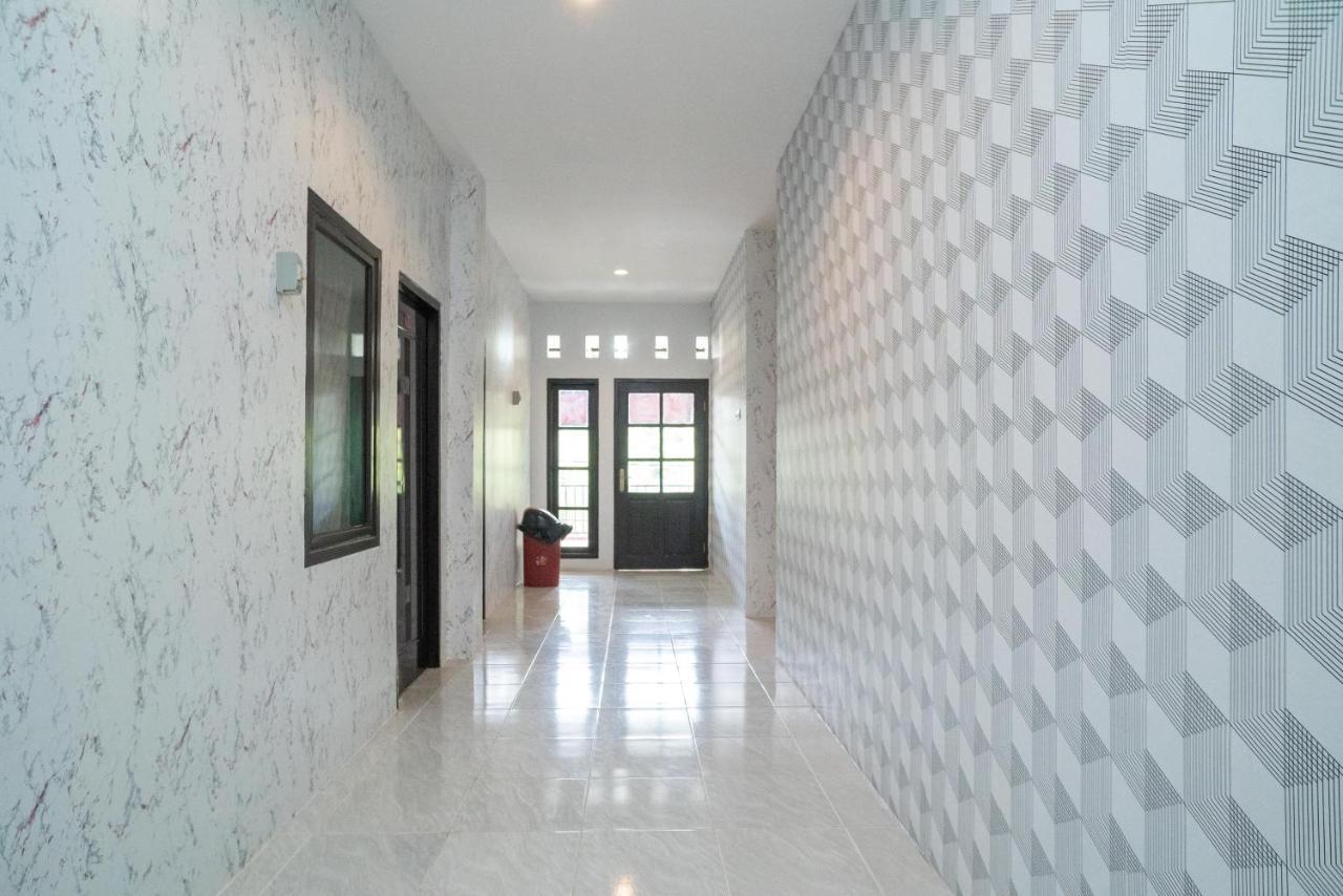 Reddoorz Near Itc Cempaka Mas 2 3* Jakarta