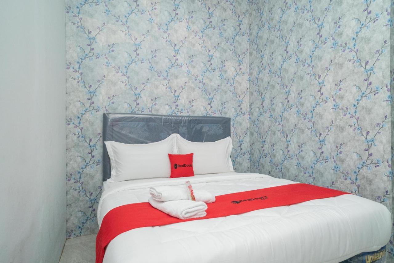 Reddoorz Near Itc Cempaka Mas 2 Hotel